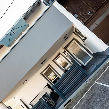 Moderne In Seenaehe!