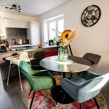 Апартаменты Moderne In Seenaehe! Lengau