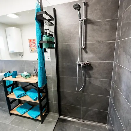 Moderne In Seenaehe! *